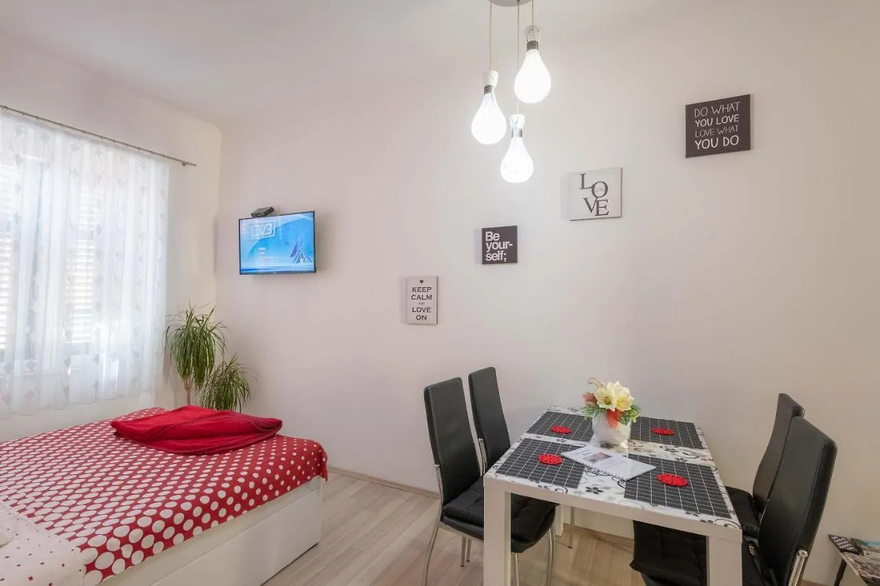 Apartments Trend Rijeka 0*,